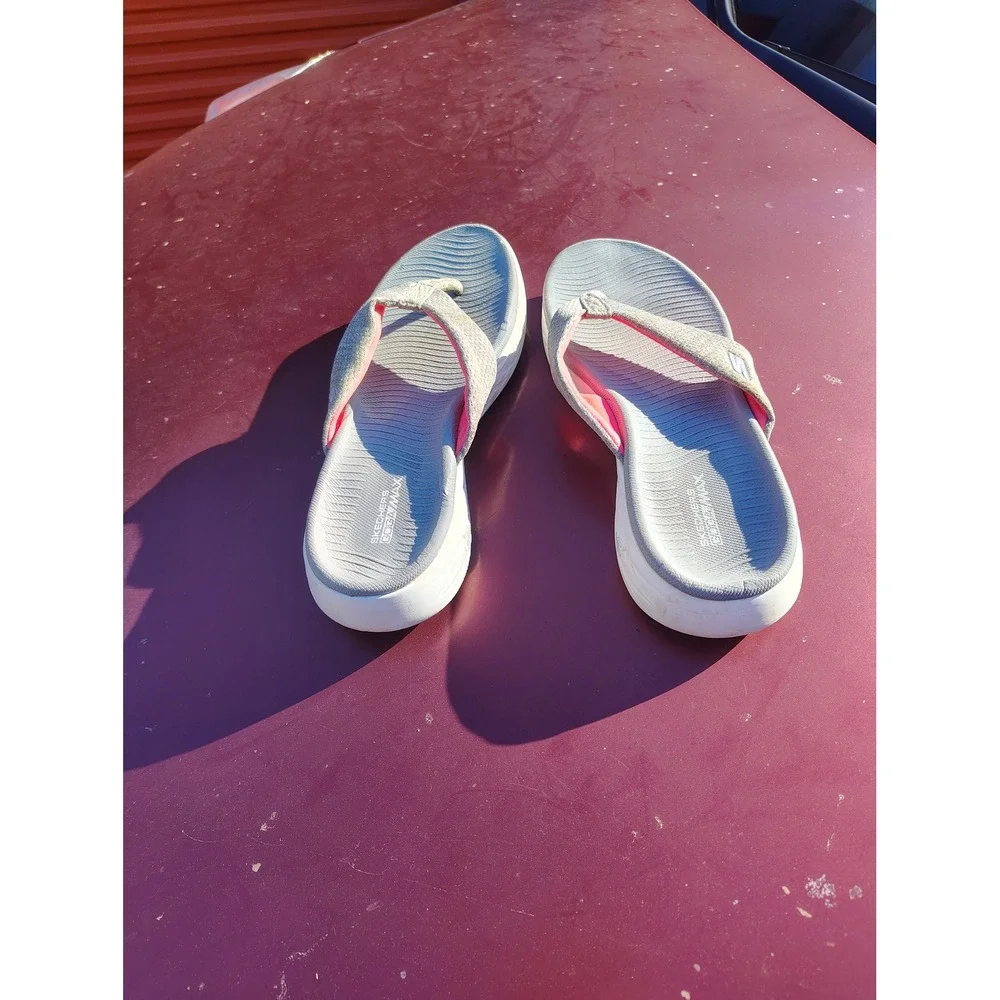 Skechers On-The-Go 600‎ Sunny Flip Flops Gray Pink Goga Max Sandals 15304SA